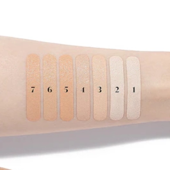 Anastasia Beverly Hills Magic Touch Concealer, shade 4 - fair to light - Picture 4 of 6